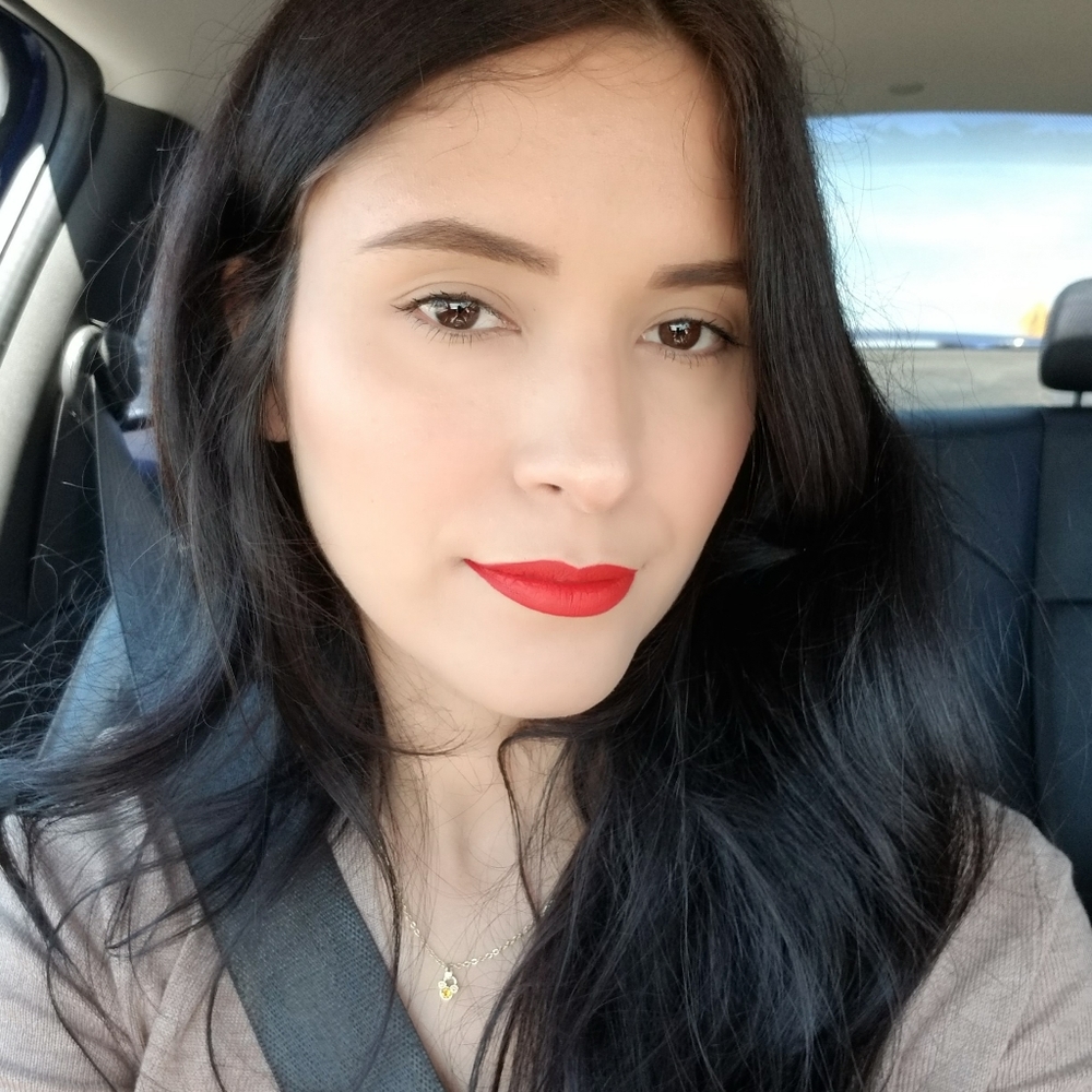 Meet your Posher, Lorriana